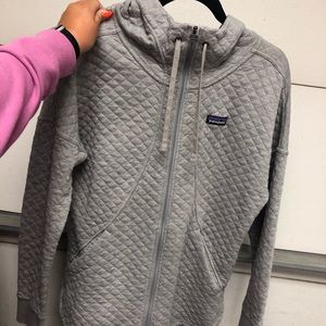 BRAND NEW Patagonia sweatshirt!!!